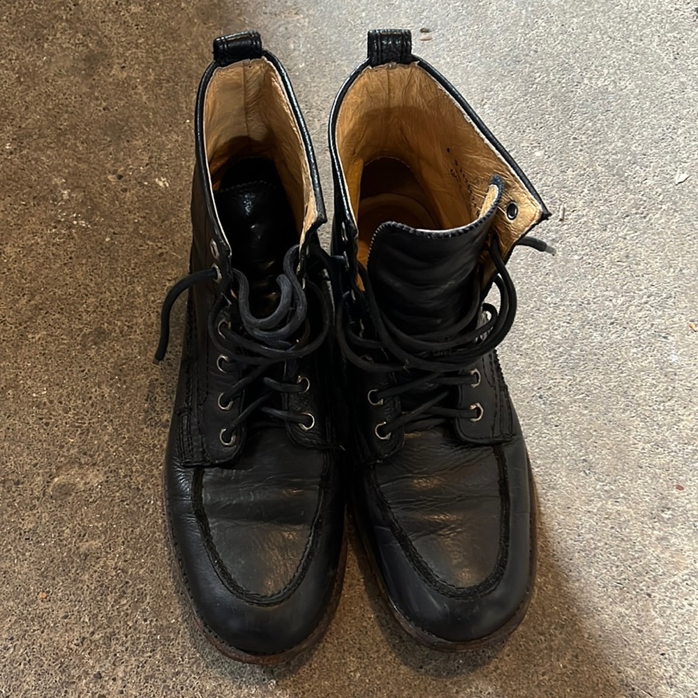 Frye lace up ankle boots 8